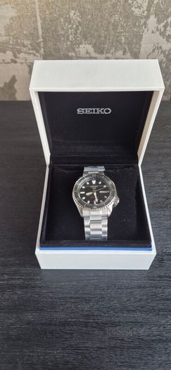 Seiko 5 Sports SKX 42.5mm Bracelet Watch Brand New