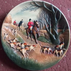 Bossons hunting wall plaque.
