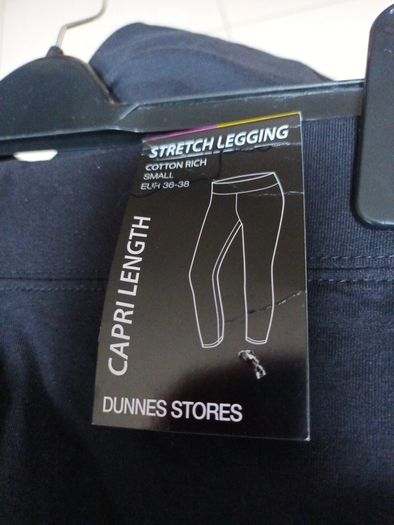 Dunnes  Stores  Capri Length  Leggins.   S. Small  - 10-12. B.N.W.T.
