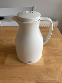 Insulated jug