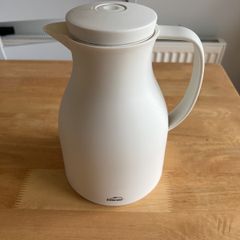 Insulated jug