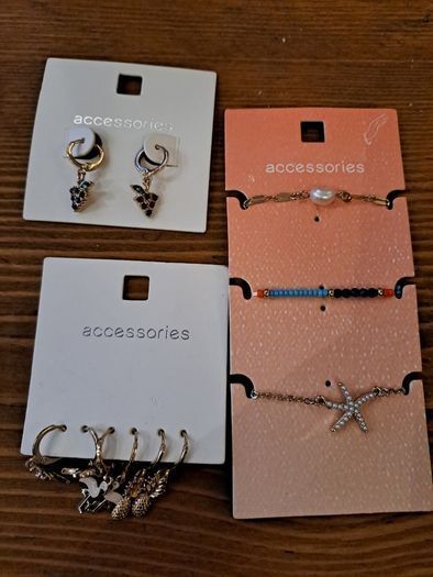 Jewellery earrings and necklaces