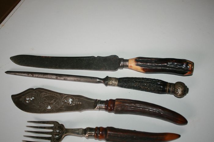 Antique Cutlery Carving Set