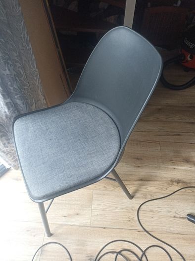 Chairs x4