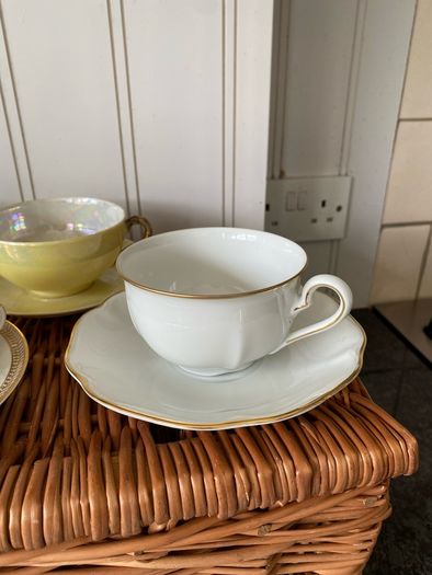 cups  & saucers - vintage china