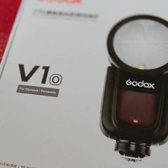 Godox V1 Speedlite flash for Panasonic and Olympus
