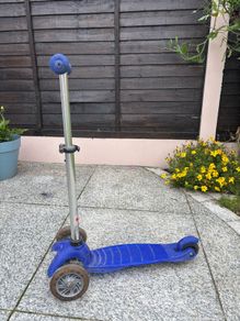 Micro 3-wheeled scooter