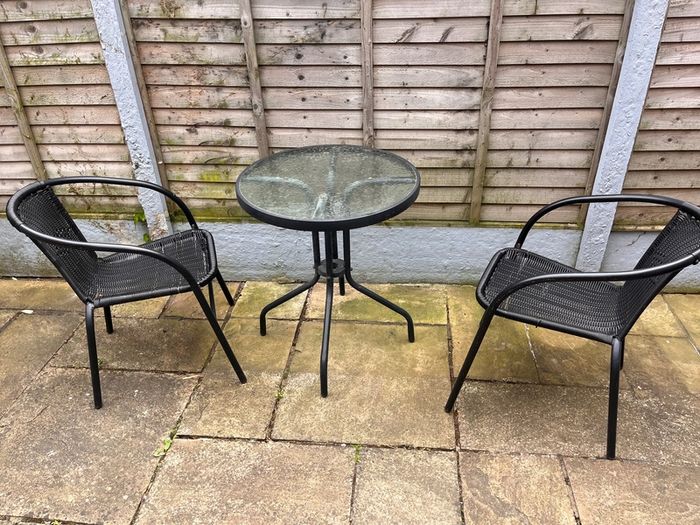 outdoor bistro dining table & chairs