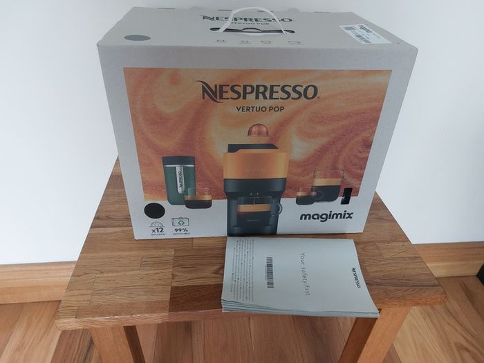 Nespresso Vertuo Pop with box