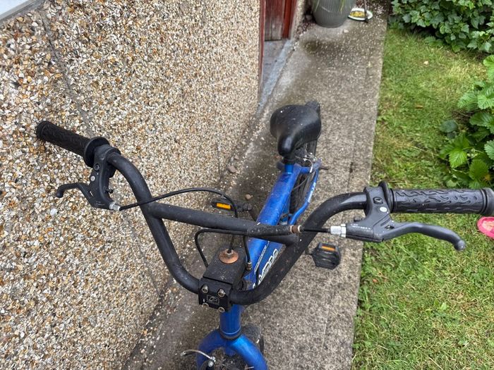 Retro Apollo MX20.2 BMX with Full Stunt Pegs