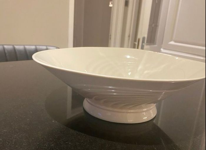 Reduced Belleek living Reflect 12 inch bowl with original sticker