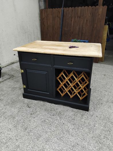 Kitchen island