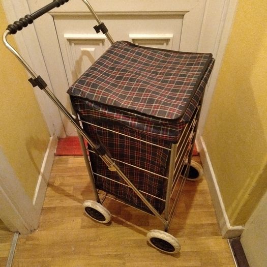 4 Wheel Shopping Trolley (can deliver)