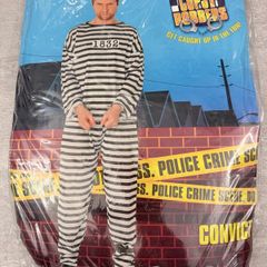 costume