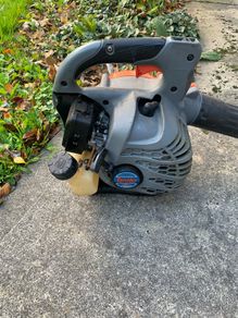 Petrol leaf blower