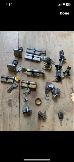 Selection of Random Locks
