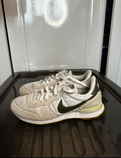 Nike internationalist