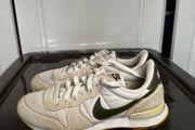 Nike internationalist