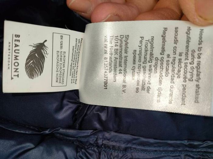 Beaumont Amsterdam ladies down light weight puffer jacket  Size Small 38 EU Full zip 2 zip pockets  Great winter jacket  Measurements in the photos