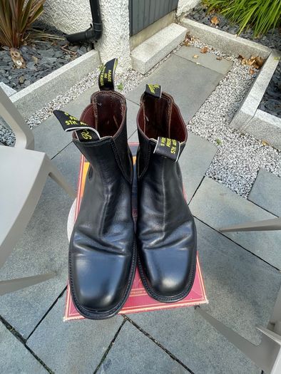R.M. Williams yearling boots size 8