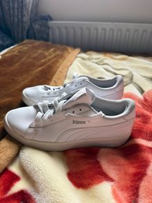 Puma trainers clean excellent condition size 4 UK