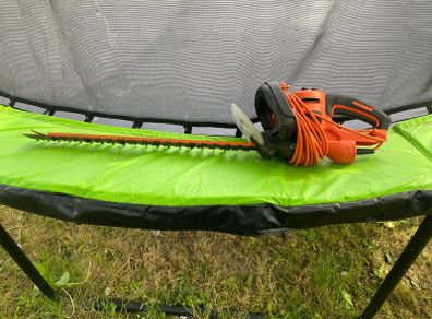 Black + Decker electric Hedge Trimmer