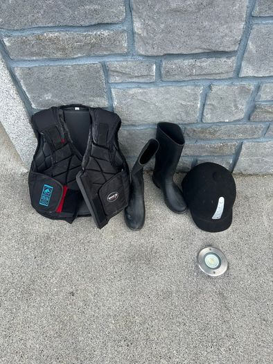 Horse riding equipment for 7 to 9 year old