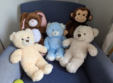 Selection of 5 build-a-bears! Great condition!