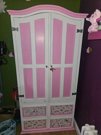 wardrobe