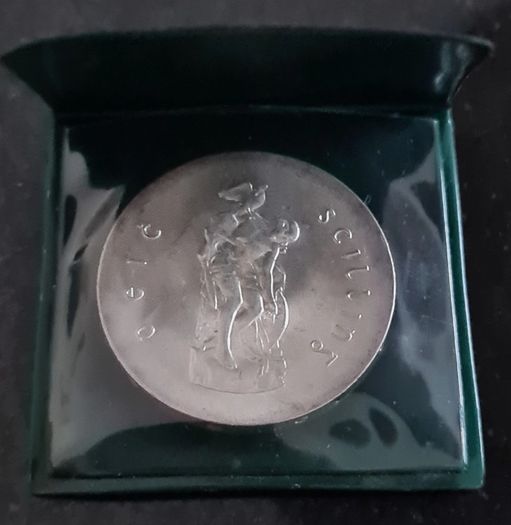 Silver Padraig Pearse 10 Shilling 1966 UNC coin in Munster and Leinster holder