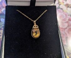 9 carat gold necklace with citrine stone