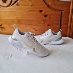 nike flex run 10 Size 5 eu 38.5 cream/gold In excellent condition