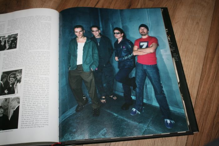 U2 by U2 , Neil McCormick (Hardback)