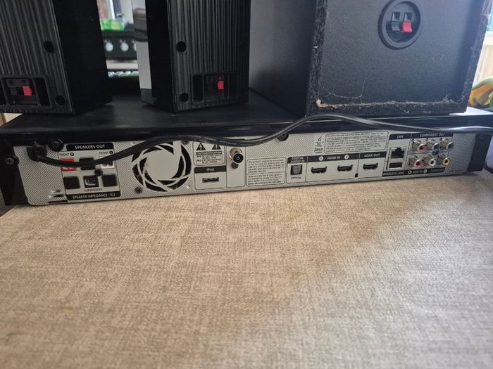 Samsung 3D Blu Ray DVD player with Remote and Surround System