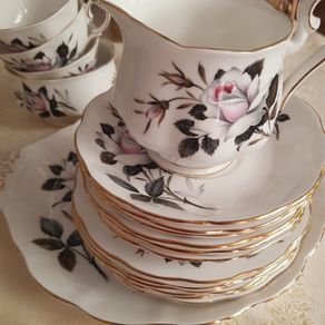 Queen's Messenger Royal Albert Bone China