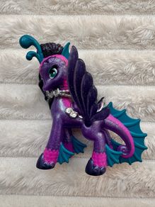 Spin Master Hatchimals Pixies Riders Black Glitter Lily and Seastallion Glider only approx. 9 cm. Used please see photos