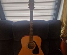 Yamaha F310 guitar