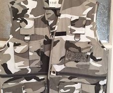 Mens Camo Multi Pocket Utility Fishing Photography Hiking Vest Size Small Brand New