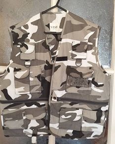 Mens Camo Multi Pocket Utility Fishing Photography Hiking Vest Size Small Brand New