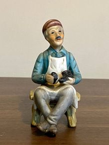 Vintage Porcelain Shoe Cobbler Sitting On Bench Figurine 5 Inches High