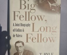 Big Fellow, Long Fellow: A Joint Biography of Collins and De Valera (Hardcover)