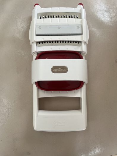 Zyliss 4 in 1 slicer and grater