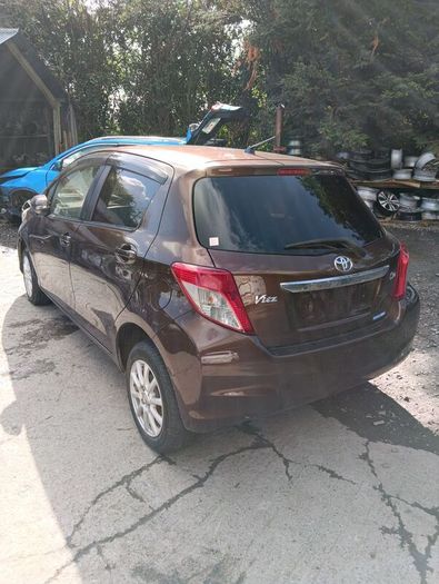 Breaking Toyota vitz 2014 petrol