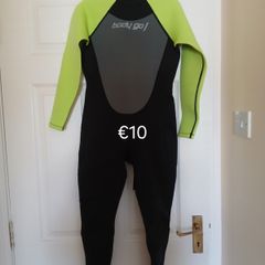 Kids wet suit