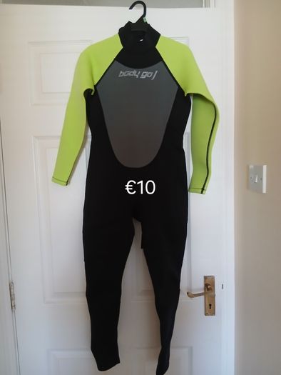 Kids wet suit