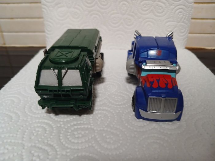 Transformers Hound and Optimus