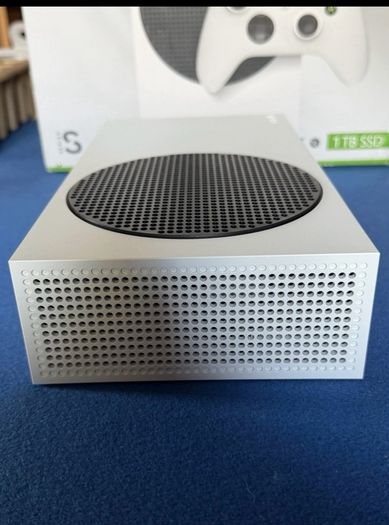 Xbox Series S Console, 1TB, Robot White,
