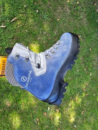 Vintage Scarpa Jura Mountaineering Boots Women's size 38