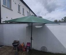 Garden Umbrella 2.7m In Good Condition