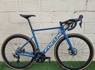 Focus Izalco Max 8.7 Carbon Road Bike